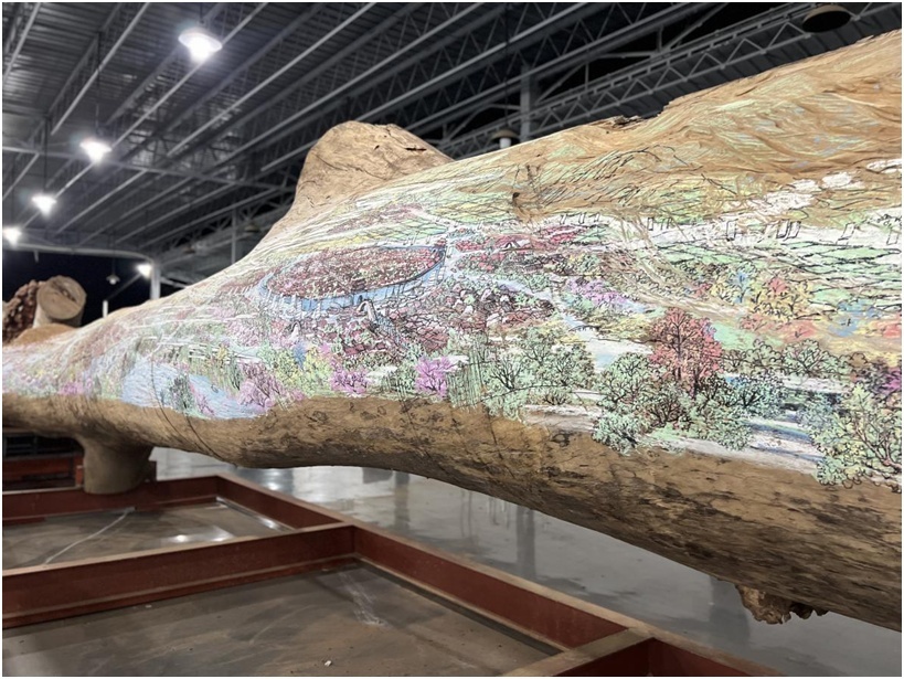 图为大型木雕《京杭大运河》江南段的苏州到镇江部分。本报记者 张博岚摄。