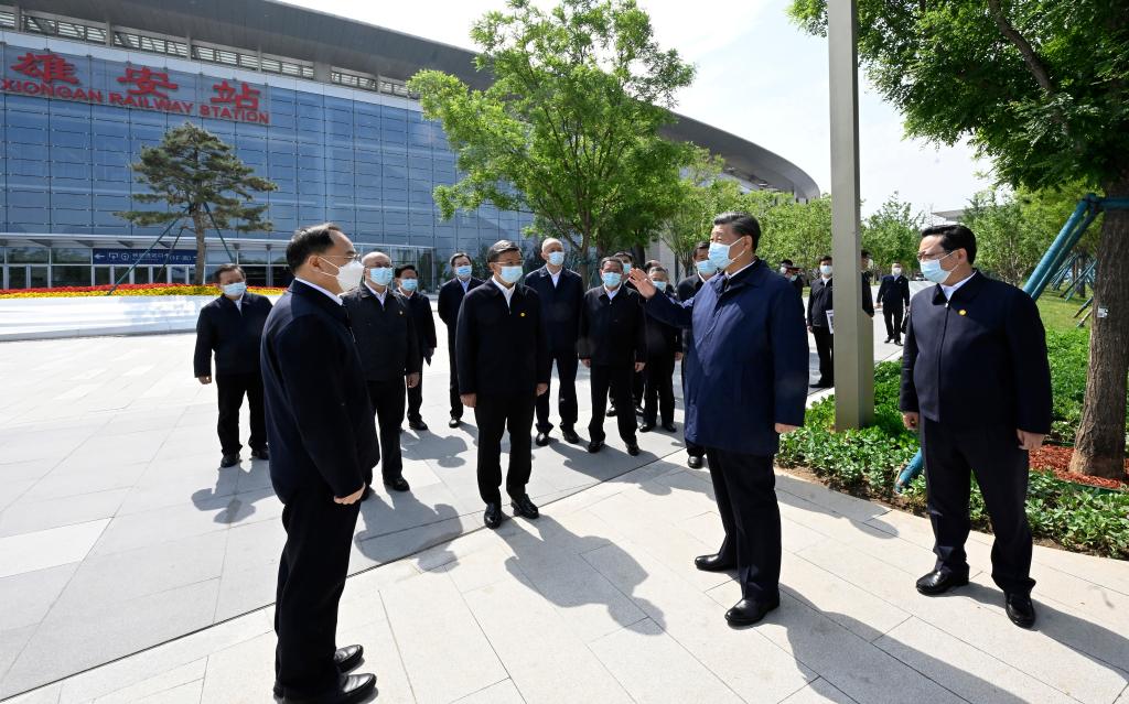 2023年5月10日，中共中央总书记、国家主席、中央军委主席习近平在雄安站考察。新华社记者李学仁摄