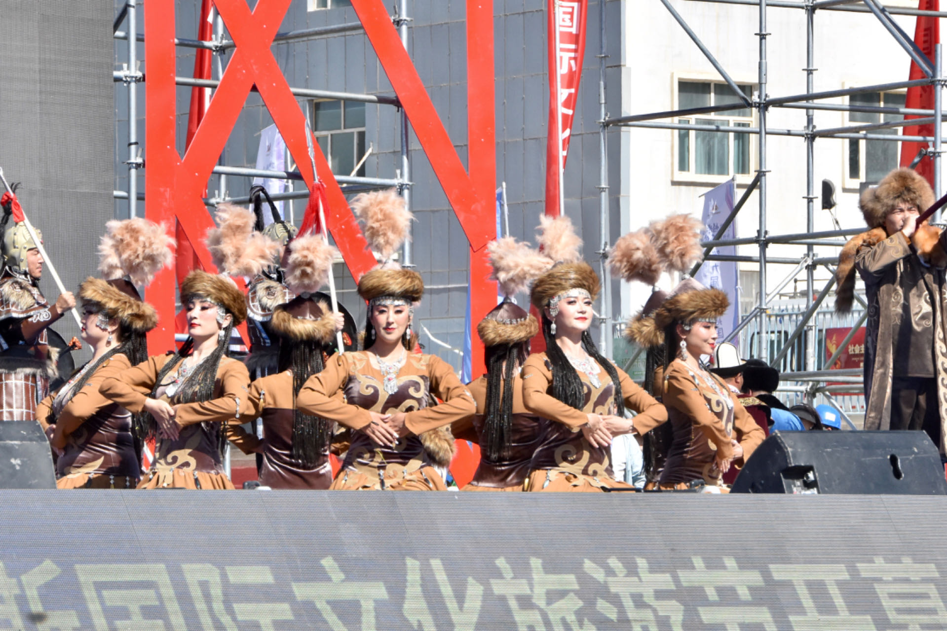 文艺演出现场。人民网 李龙摄 文艺演出现场。人民网 李龙摄