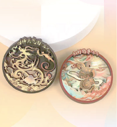 以河南博物院收藏文物“四神云气图”和“妇好鸮尊”为原型设计的木质冰箱贴。河南博物院供图 以河南博物院收藏文物“四神云气图”和“妇好鸮尊”为原型设计的木质冰箱贴。河南博物院供图