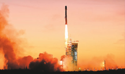 2023年12月30日,在甘肃省酒泉卫星发射中心,中国成功发射卫星互联网技术试验卫星。 汪江波摄(新华社发) 2023年12月30日,在甘肃省酒泉卫星发射中心,中国成功发射卫星互联网技术试验卫星。 汪江波摄(新华社发)