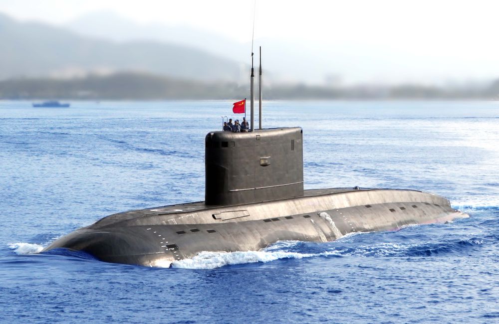 海军372潜艇驶离军港，奔赴深海大洋（资料照片）。新华社发（万俊成 摄）