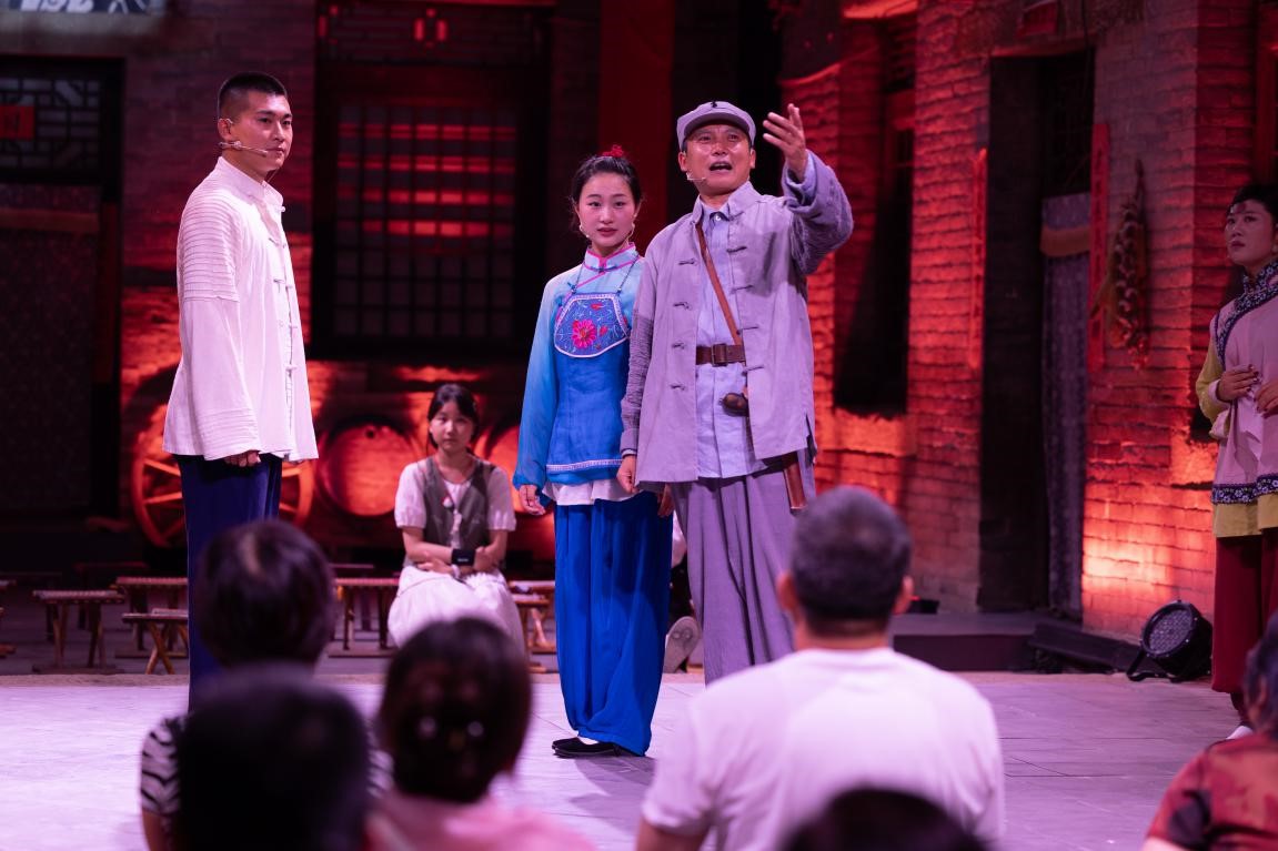 山西省高平市苏庄村，赵树理小说《小二黑结婚》同名实景剧演出现场。王剑摄