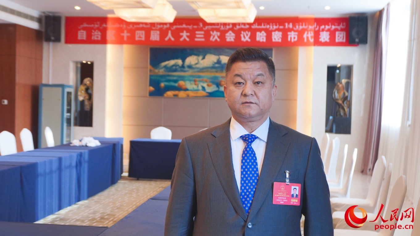 自治区人大代表,哈密市委副书记、市长吾拉木江·热依木。人民网 李欣洋摄 自治区人大代表,哈密市委副书记、市长吾拉木江·热依木。人民网 李欣洋摄