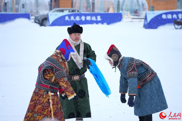 “天天冰雪那達慕”博克比賽。人民網(wǎng)記者 趙夢月攝