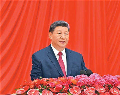 9月30日晚，庆祝中华人民共和国成立76周年招待会在北京人民大会堂举行。中共中央总书记、国家主席、中央军委主席习近平出席招待会并发表重要讲话。新华社记者燕雁摄