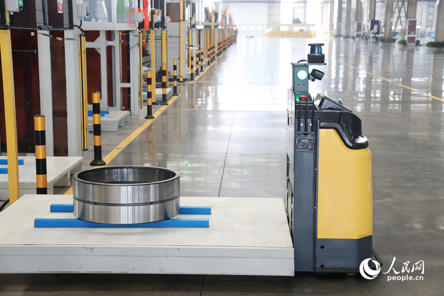 自動(dòng)化運(yùn)輸。人民網(wǎng)記者 霍亞平攝