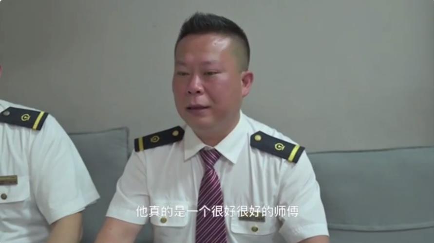 人民网+