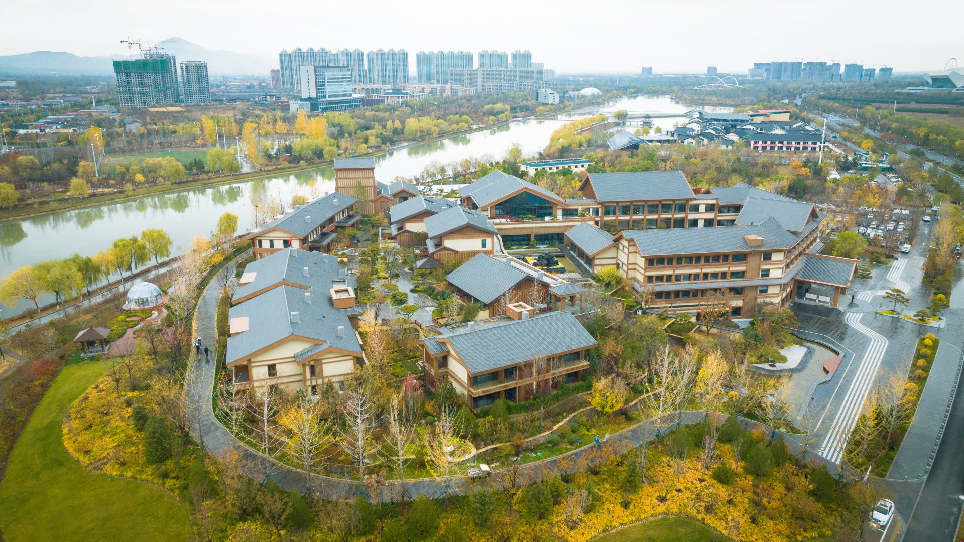 云中河温泉旅游度假区座落于五台山脚下忻州市城区北部,距五台山90